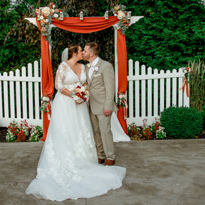 PA wedding photographers at The Loft and Landis Creek MCJB-19